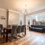 The Manor - Large Luxury Home In Bournemouth - Sleeps 12+